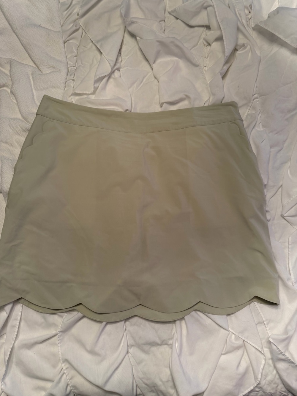 Vineyard Vines Scallop Hem Mini Skirt - Sage Green